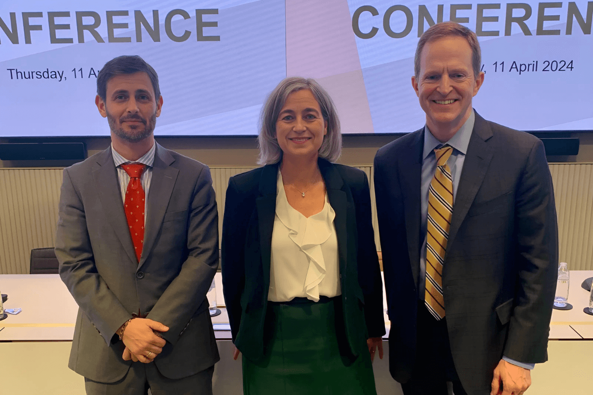 (L-R) Dr. Ignacio Sánchez Recarte, Julie Hesketh-Laird and Charles Jefferson